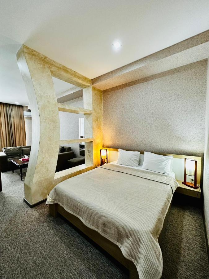 Liel Hotell Tbilisi Eksteriør bilde